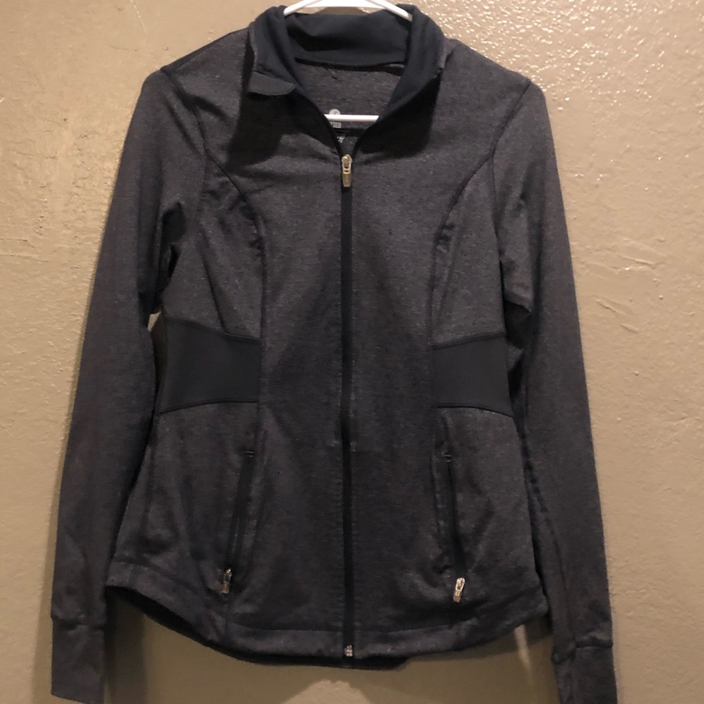 Fitted active jacket